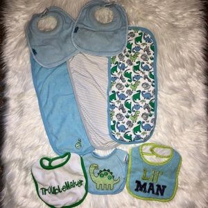 Bibs & burp cloths